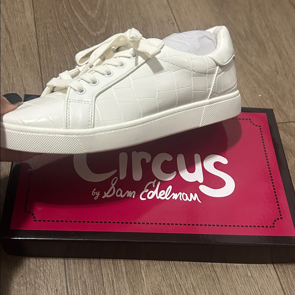 Circus by Sam Edelman Women's Cream Textured Sneakers